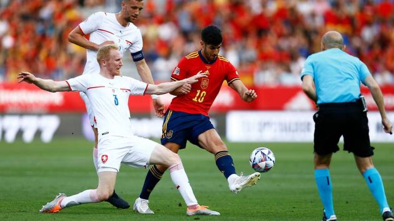 Lối chơi thực dụng trong bóng đá - Thành công và những tranh cãi