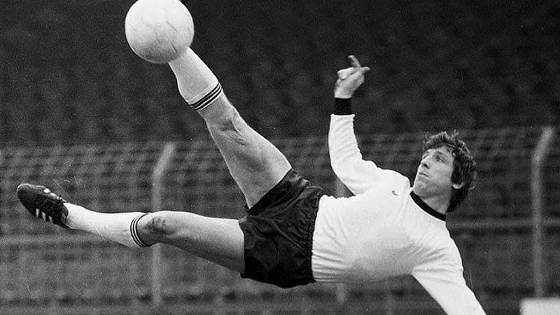 Klaus Fischer cũng có dấu ấn rất lớn Klaus Fischer cũng có dấu ấn rất lớn