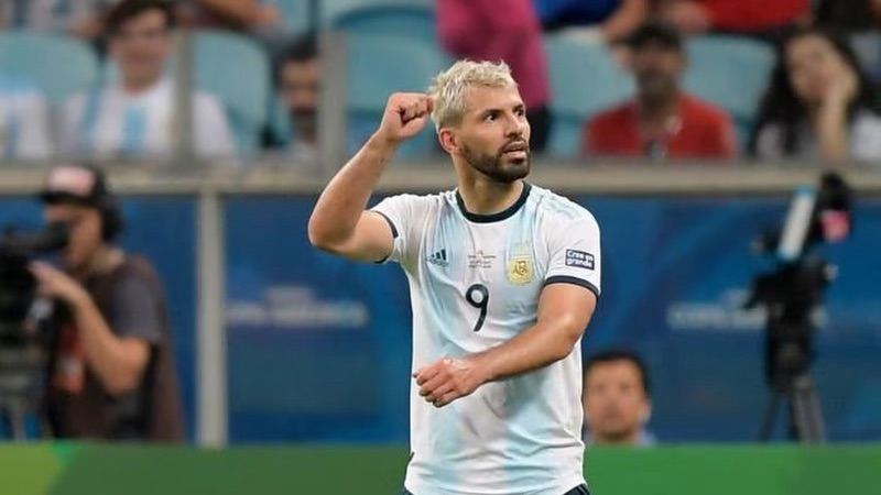 Sergio Aguero cũng là một chân sút khét tiếng khi chơi bóng Sergio Aguero cũng là một chân sút khét tiếng khi chơi bóng