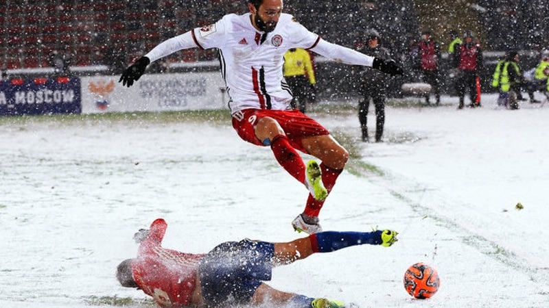 Treo giò cầu thủ trong bóng đá luôn là một quy định nghiêm ngặt